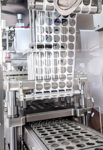 ماشین فرم فیل سیل شرکت ALCAN برای بسته بندی مربا، سس، کره، آب لیوانی